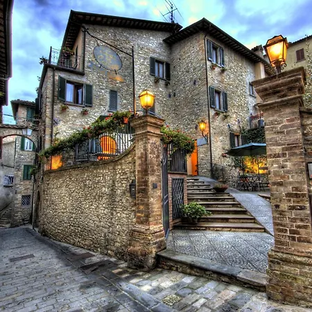 Hotel La Del Capitano 3*