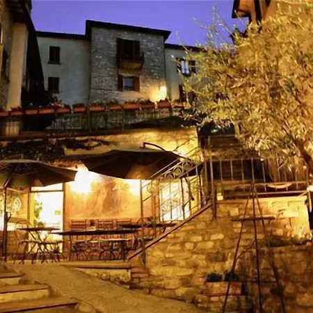 La Del Capitano 3* Montone (Umbria)